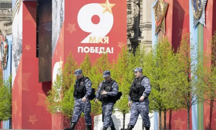 ‘Dita e Fitores’ në Rusi/ Parada në Sheshin e Kuq pa tanke dhe raketa balistike, eksperti: Tregues se lufta me Ukrainën nuk po shkon sipas planeve të Kremlinit