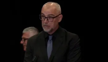 Djali i Servet Pëllumbit prek me fjalët: Na mësoi të jetojmë me dinjitet, të mos ulim kokën ndaj padrejtësive