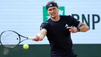 Djokovic, Zverev dhe Swiatek avancojnë në raundin e tretë të Roland Garros, eliminohet Rybakina