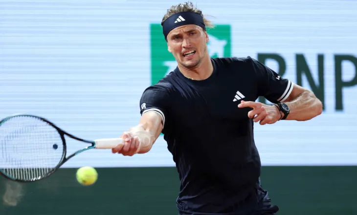 Djokovic, Zverev dhe Swiatek avancojnë në raundin e tretë të Roland Garros, eliminohet Rybakina