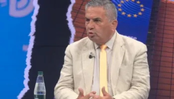 “Do të justifikojë krimet e veta”, Beqiri sulmon Berishën: E quan krenari kur dëmtohet imazhi i Shqipërisë në BE