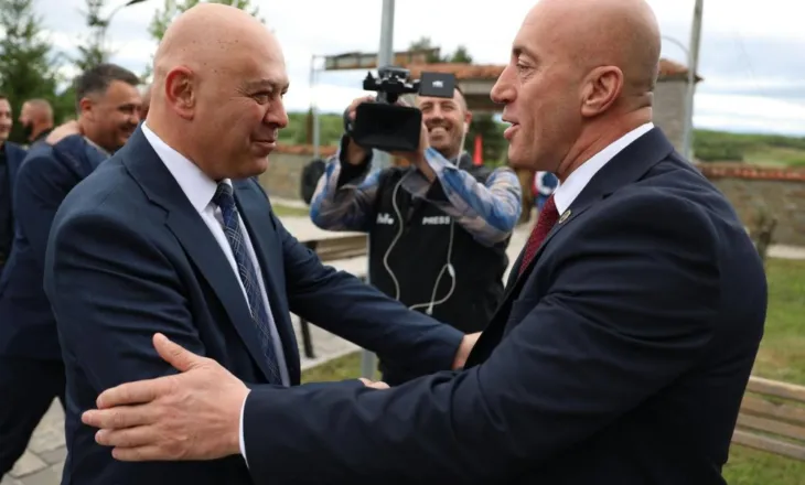 Dorëhiqet Ramush  Haradinaj, Ardian Gjini merr zyrtarisht postin e kryetarit të AAK-së