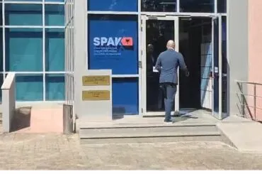 Dosja “Balluku”/ Nën akuzë për tenderin e tunelit të Llogarasë, ish-kreu i KESH-it Erald Elezi paraqitet në SPAK