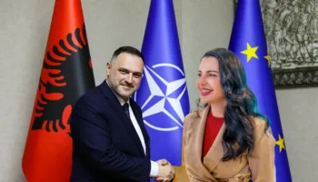 “Dosja e zezë” e Ministrit të Mbrojtjes, si Ermal Nufi shfrytëzoi hijen e Belinda Ballukut për të favorizuar në…