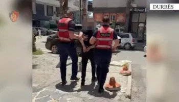Drogë dhe plagosje, policia arreston dy të shumëkërkuar në Kavajë dhe Durrës
