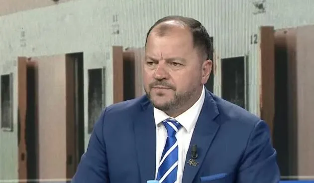 Drogë, ilaçe të skaduara, dhe../ Situata në burgje, Lefter Maliqi: Punonjësit “mbyllin njërin sy”!