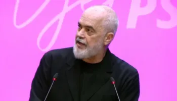 “Dua të argëtohem pak me ta”/ Rama për Berishën: Në krye të opozitës mbijeton një mbeturinë e komunizmit