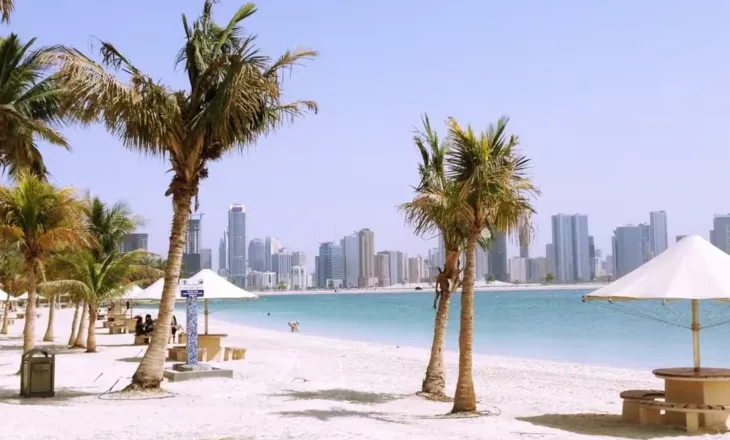 Dubai hap plazhin e parë privat në botë vetëm për gratë, me staf ekskluzivisht femëror