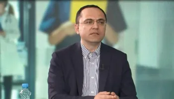“Duhen rregullore specifike”/ E reja akuzoi mjekun se e ngacmoi seksualisht, flet eksperti: Në sistemin shtetërore…