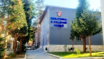 E moshuara gjendet e pajetë në banesë, familjarët kishin tre ditë pa kontakt, fqinjët lajmëruan policinë! Dyshimet e para