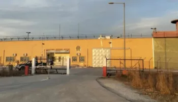 E rëndë në Greqi/ Dhjetëra të burgosur përplasen me njëri-tjetrin në burgun e Nigritës, humbin jetën dy prej tyre