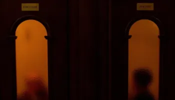 E rëndë në Itali/ Prifti 69-vjeçar ngacmon seksualisht një të mitur gjatë rrëfimit: Po i bëja një ritual pastrimi