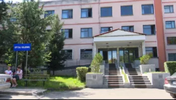 E rëndë në Korçë! Kirurgu i spitalit arrestohet për ngacmim seksual