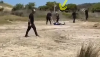 E rëndë/ Protesta e Shoqërisë Civile në Zvërnec, qytetari tërhiqet zvarrë nga rojet private me maska, nisin tensionet