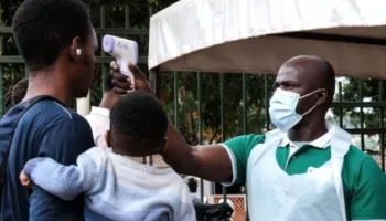 Ebola përhapet përtej Kongos, OBSH shpall emergjencë ndërkombëtare