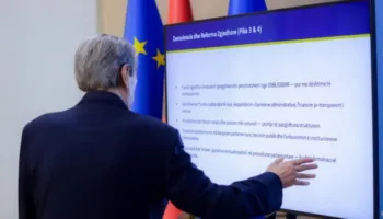 “Edi Rama dhe qeveritarët, shndërrojnë zgjedhjet në farsë elektorale”/ Berisha konferencë: Lidhjet e qeverisë me klane