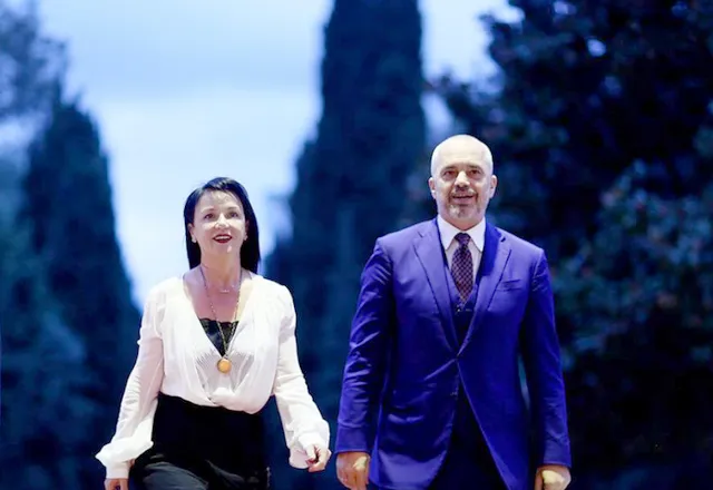 Edi Rama po mbron Linda Ramën nga qelia, emri i bashkëshortes së kryeministrit ka dalë në “furgonët” e…