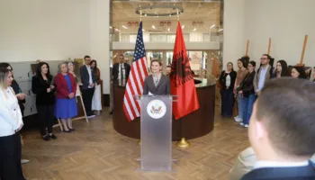 Ekspozita e Muzeut të Themeluesve hapet në Tiranë në kuadër të Javës Amerikane