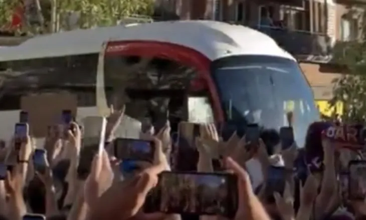 El Clasico nis me dhunë, sulmohet autobusi i Real Madridit dhe i thyhen xhamat