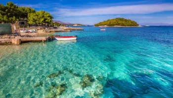 ”El Pais”: Sharmi i përjetshëm i Shqipërisë turistike