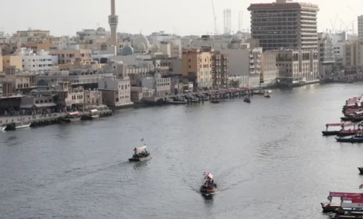 Emiratet e Bashkuara Arabe rihapin hapësirën e tyre ajrore, pak javë pasi u sulmuan nga Irani