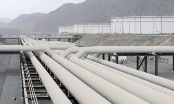 Emiratet “sfidojnë” krizën në Hormuz, ndërtojnë tubacionin gjigant të naftës që anashkalon Iranin dhe trondit OPEC-un