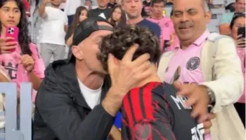 Emocionuese/ Mehmeti shënoi kundër Mesit, babai i futbollistit shqiptar përshkoi 2500 km për golin e parë të të birit