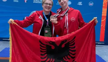 Enkileda Carja i dhuron Shqipërisë dy medalje të bronzta në botërorin e kategorisë junior