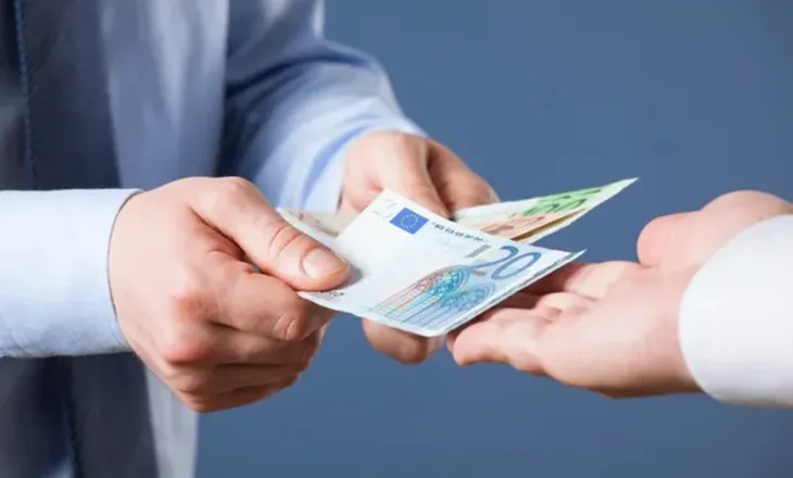 Euro “braktiset” nga huamarrësitm kreditë në lekë fitojnë terren përgjatë katër muajve të parë të vitit