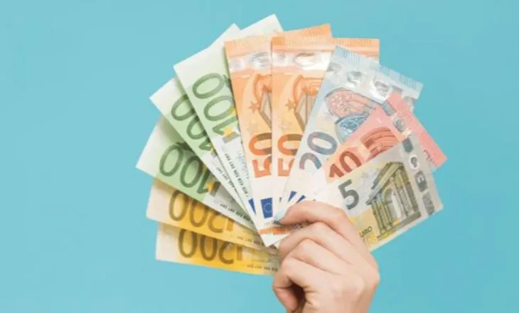 Europa e taksave të çmendura, vendet ku paga përgjysmohet para se të hyjë në bankë