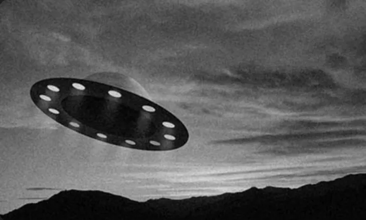 FBI publikon dokumente mbi dëshmitë e qenieve të vogla UFO dhe materialeve misterioze