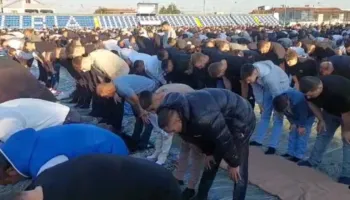 Festa e Kurban Bajramit, faljes së namazit në Fushë-Krujë i bashkohen edhe të huajt