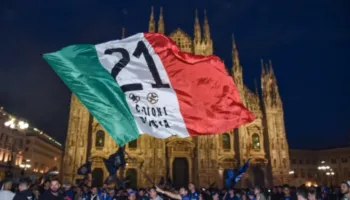Festë e çmendur e Interit! 400 mijë njerëz në delir nga San Siro deri në Duomo