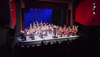 Filarmonia e Kosovës në Korçë/ Koncert i veçantë, qytetarët shijuan muzikën e trevave shqiptare