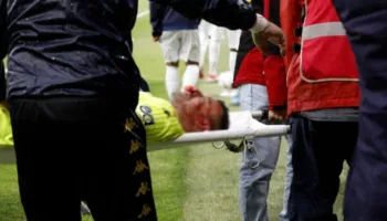 Finale e “ÇMENDUR”/ Dëmtim i rëndë dhe karton i kuq, ndërpritet përkohësisht Egnatia-Dinamo (VIDEO)