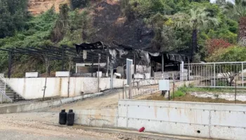 Flakët përfshinë biznesin në Radhimë/ Pronarët dyshojnë për zjarrvënie të qëllimshme: Kemi pasur konflikte lidhur me pronat, dëgjuam disa hapa pranë lokalit dhe pastaj…