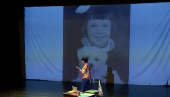 “Flas Shqip” në skenë, festivali i monodramës vlerëson Marjeta Larjan dhe dramaturgjinë shqipe