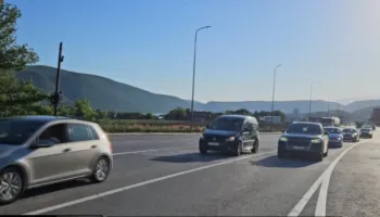 Fluks në Morin drejt detit/ Mbi 26 mijë udhëtarë kalojnë kufirin, bregdeti mbetet destinacioni kryesor
