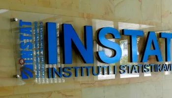 Fluksi turistik në rritje, mbi 1.6 milionë hyrje në Shqipëri gjatë muajit prill