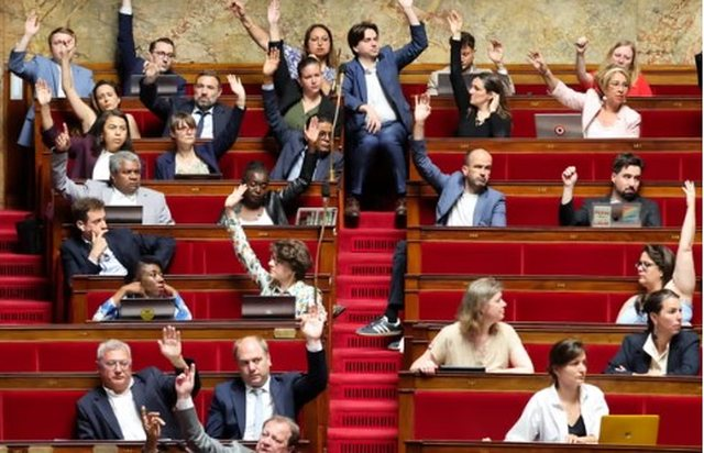 Franca shfuqizon pas 341 vitesh “Kodin e Zi”, ligjin kolonial që i trajtonte skllevërit si pronë