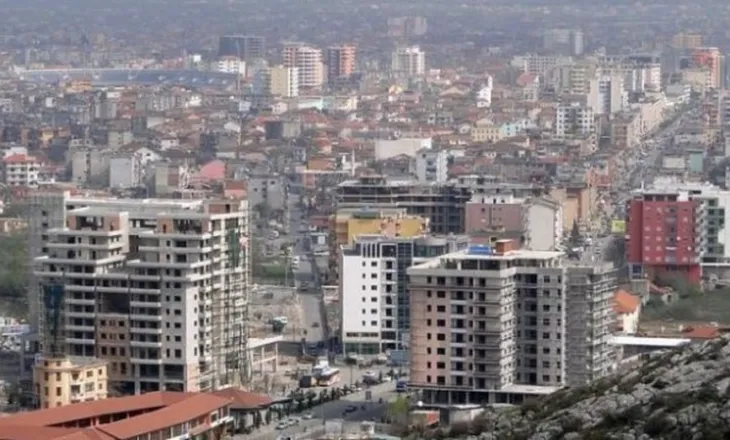 “Frenojnë” çmimet e apartamenteve në zonat periferike të Tiranës, ndikojnë infrastruktura e dobët dhe oferta e lartë