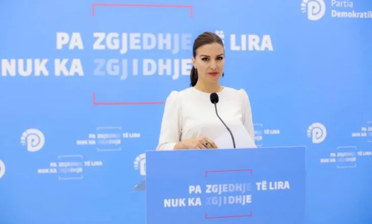 Garo: Policia po merr rolin e ‘redaktorit’ dhe tenton të fshehë ngjarjet, duke mos i raportuar, gazetarët të ngrihen në protestë