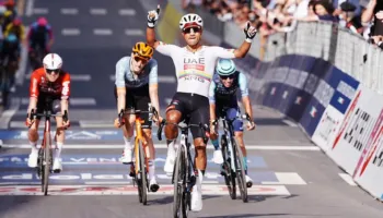 Giro d’Italia 2026/ Narvaez i pari, Çikone kryeson turin