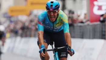 Giro d’Italia/ Rrëzime dhe incidente, në Napoli fiton Balerini, Eulalio mban kreun
