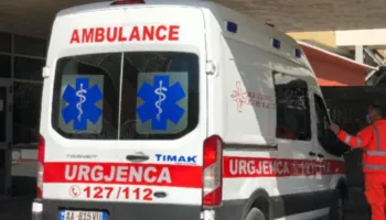 Gjendet pa shenja jete një e moshuar në Korçë, dyshohet se është rrëzuar dhe ka goditur kokën
