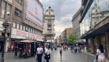 Grafite në qendër të Beogradit: Nga gjenocidi te Kosova