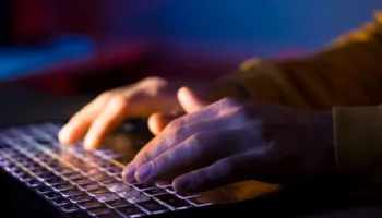 Greqia godet rrjetin e abuzimit dhe pornografisë me fëmijë, dy të arrestuar dhe tre nën hetim!
