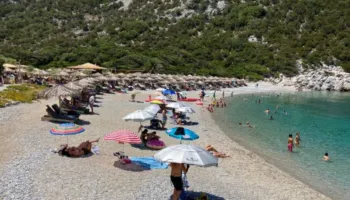 Greqia kërkon të frenojë turizmin masiv pas 38 milionë vizitorëve vitin e kaluar