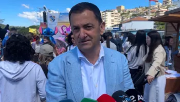 Hapet sezoni turistik në Himarë, Tavo fton turistët: Ofrojmë jo vetëm detin, por edhe kulturën dhe kulinarinë