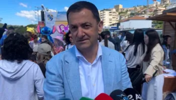Hapet sezoni turistik në Himarë, Tavo: Ofrojmë jo vetëm detin, por edhe kulturën dhe kulinarinë